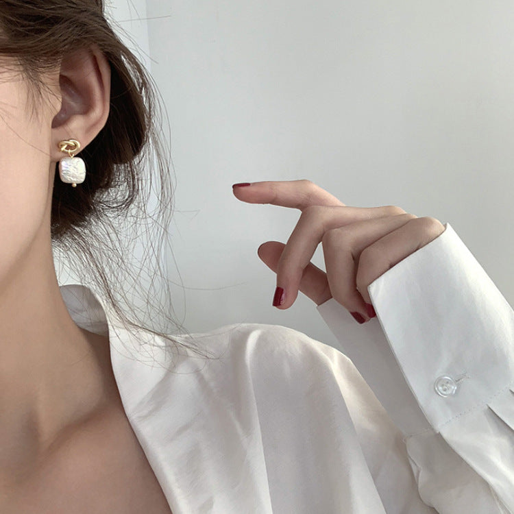 Noxypera Natural Pearl Earrings