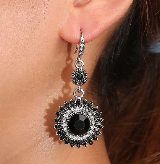 Noxypera Traditional Ruby Earring