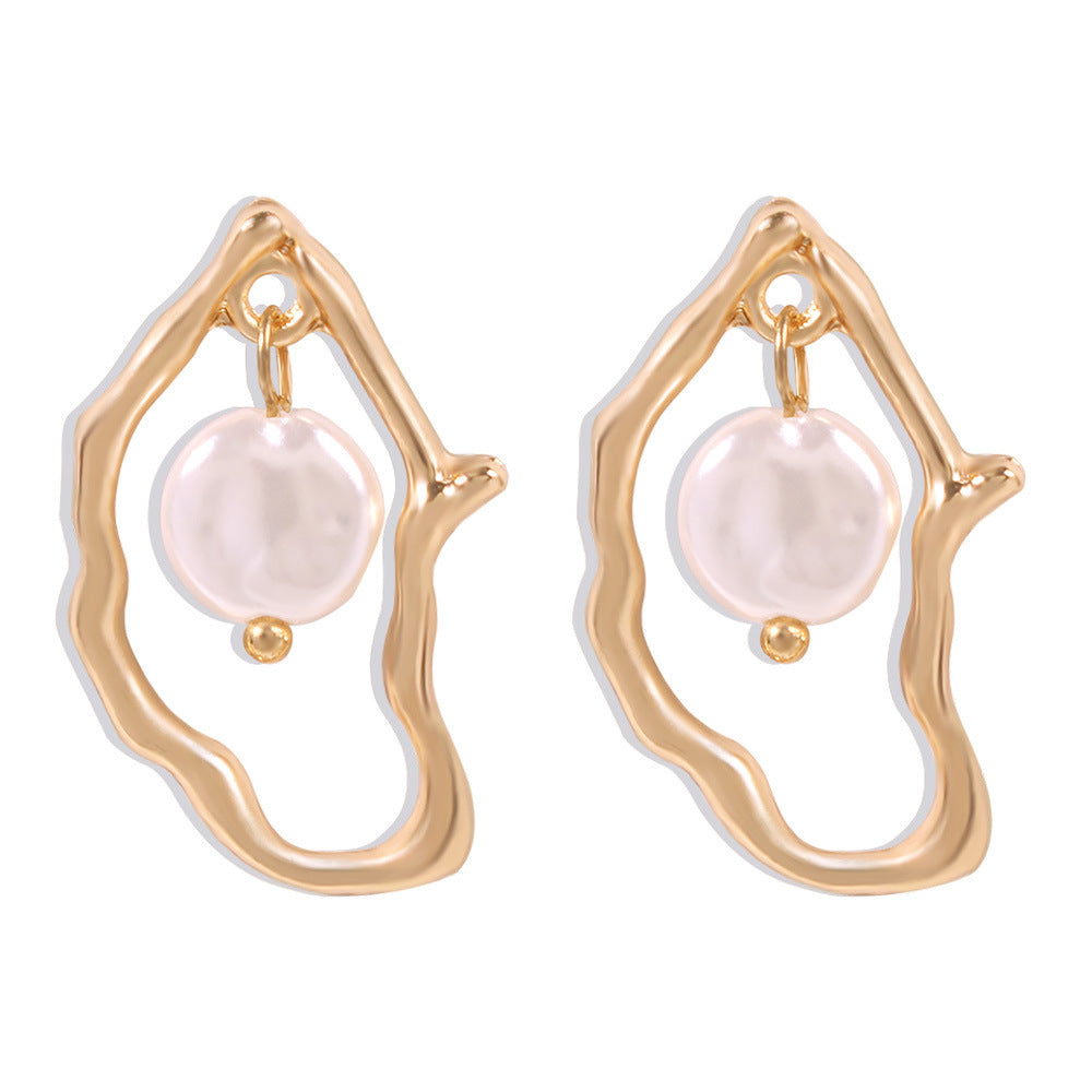 Noxypera Irregular Pearl Earrings