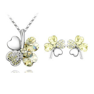 Noxypera Four-Leaf Crystal Necklace Earrings Set