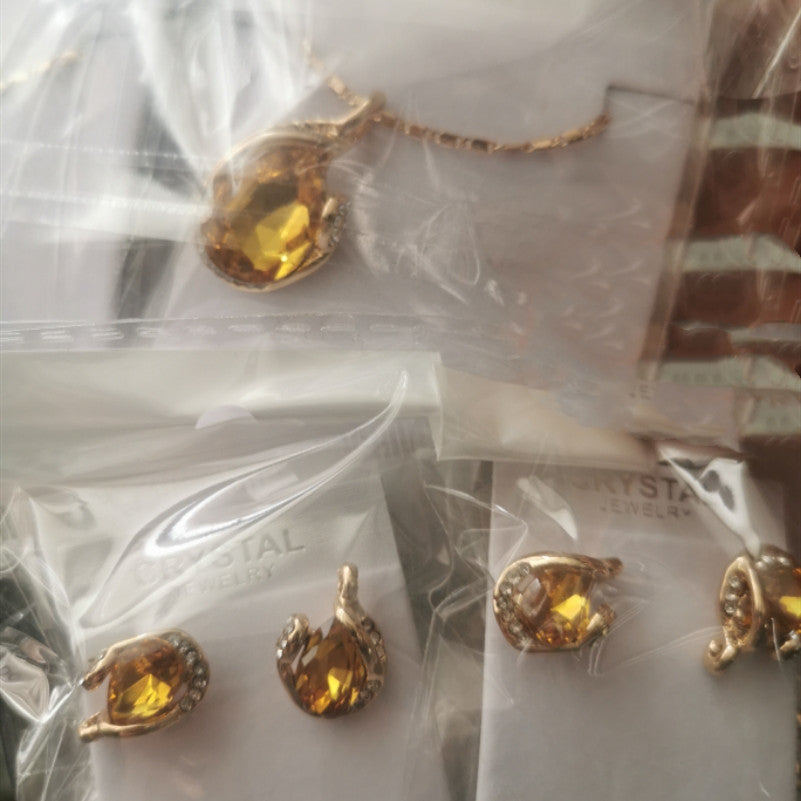 Noxypera Rhinestone Earring Necklace