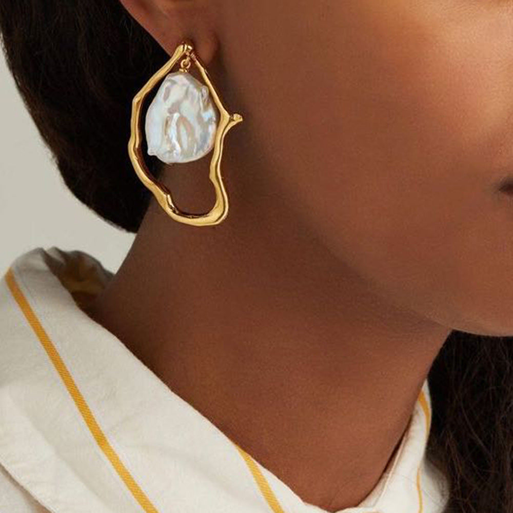 Noxypera Irregular Pearl Earrings