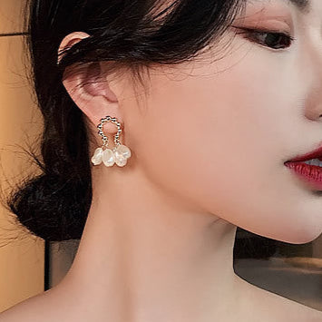 Noxypera Baroque Pearl Earrings
