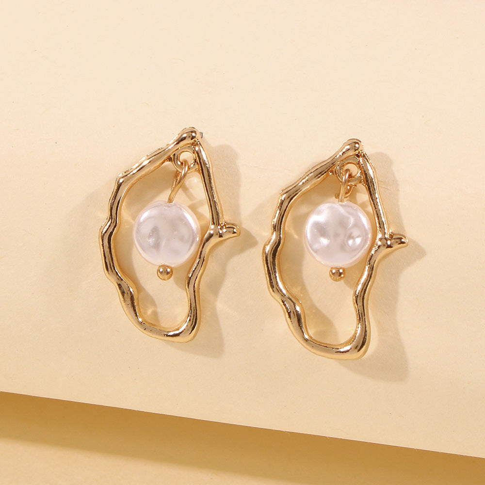 Noxypera Irregular Pearl Earrings