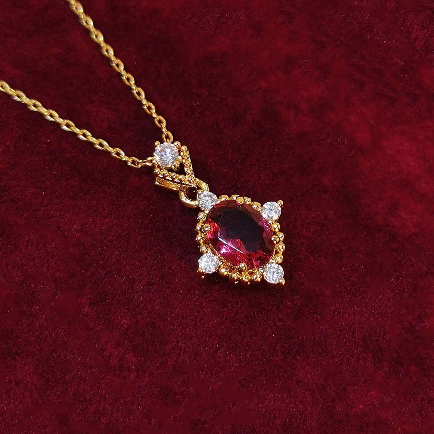 Noxypera 18K Gold Rouge Ruby Vintage Necklace