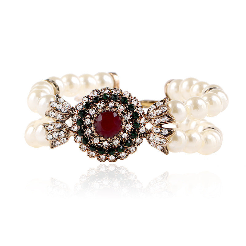 Noxypera Luxury Pearl Bracelet