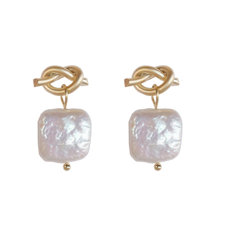 Noxypera Natural Pearl Earrings