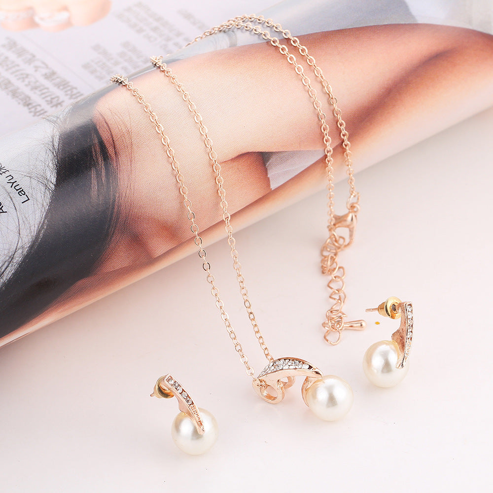 Noxypera 2-Piece Faux Pearl Necklace Set
