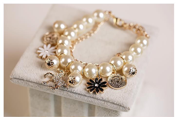 Noxypera Pearl Flower Bracelet