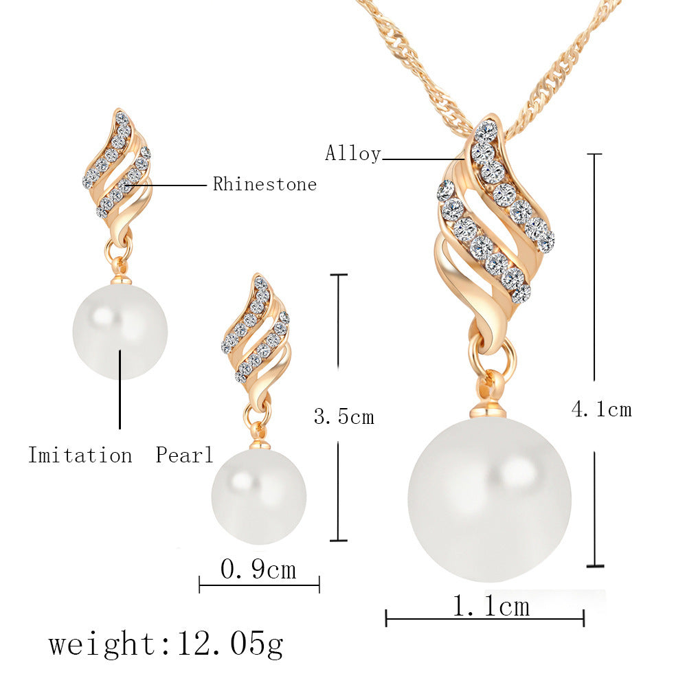 Noxypera Pearl Stud Necklace Set