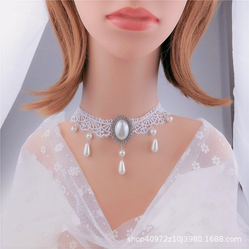 Noxypera  Crystal Lace Necklace