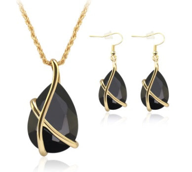 Noxypera Pendant Necklace Earrings Set