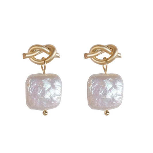 Noxypera Natural Pearl Earrings