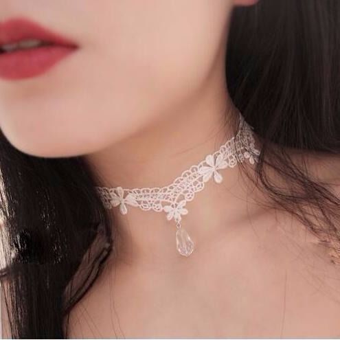 Noxypera  Crystal Lace Necklace