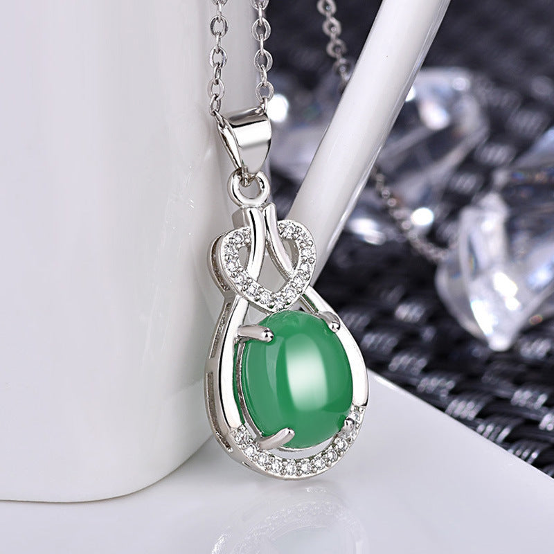 Noxypera Vintage Chalcedony Agate Necklace Pendant